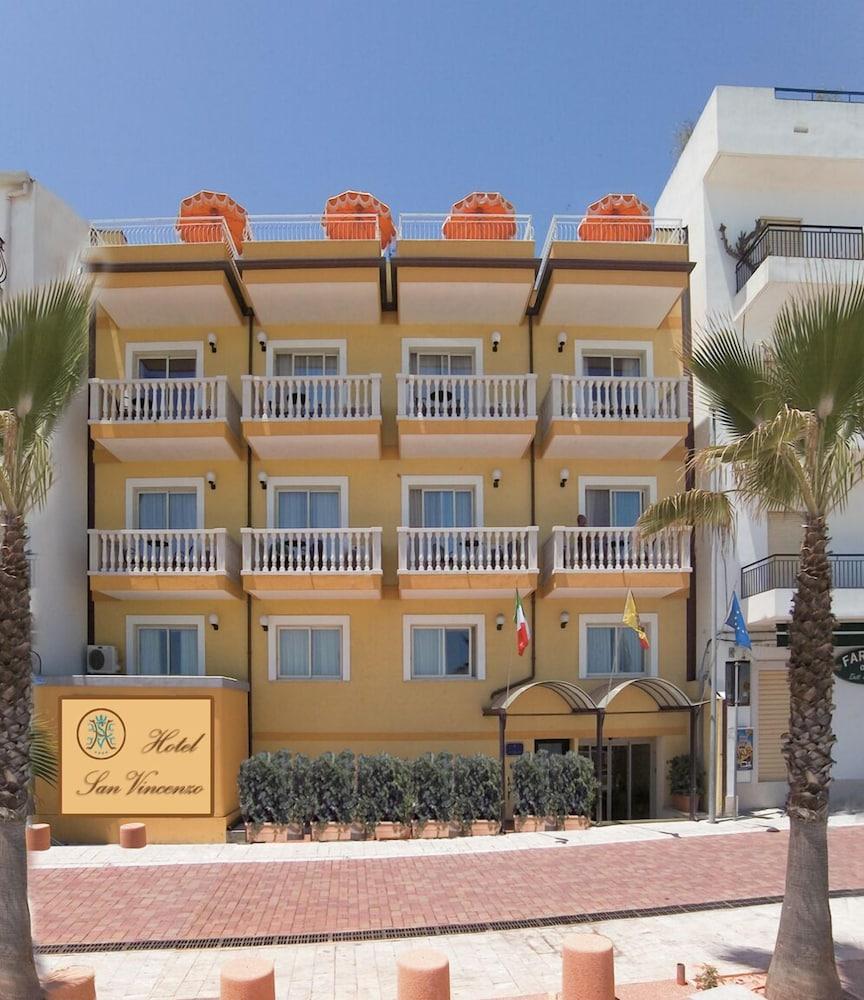 Hotel Orizzonte Letojanni Exteriör bild