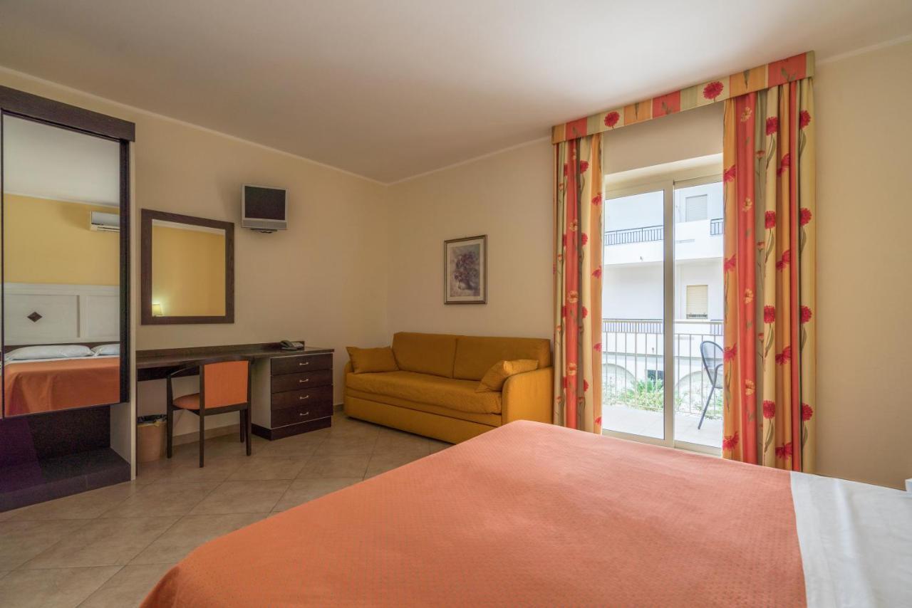 Hotel Orizzonte Letojanni Exteriör bild