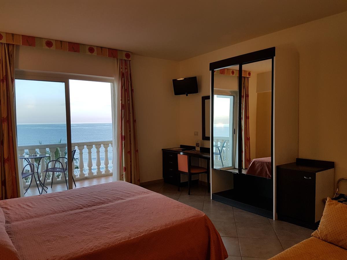 Hotel Orizzonte Letojanni Exteriör bild