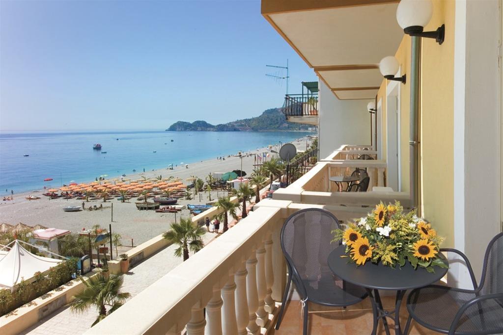 Hotel Orizzonte Letojanni Exteriör bild