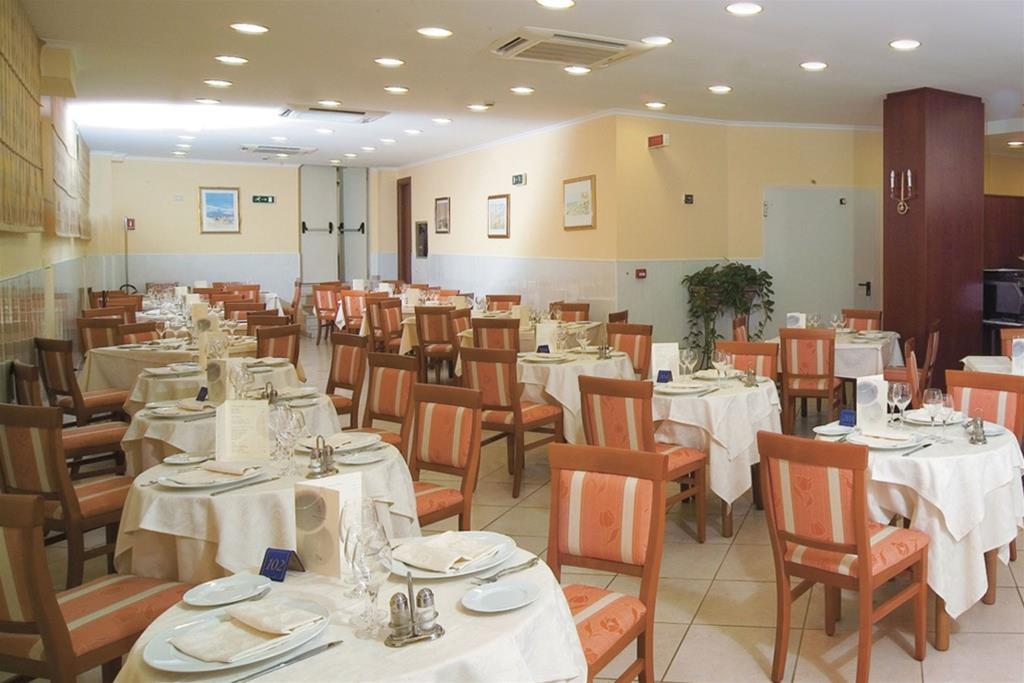 Hotel Orizzonte Letojanni Exteriör bild