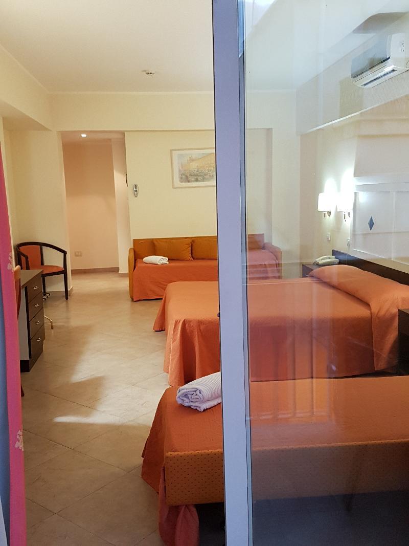 Hotel Orizzonte Letojanni Exteriör bild
